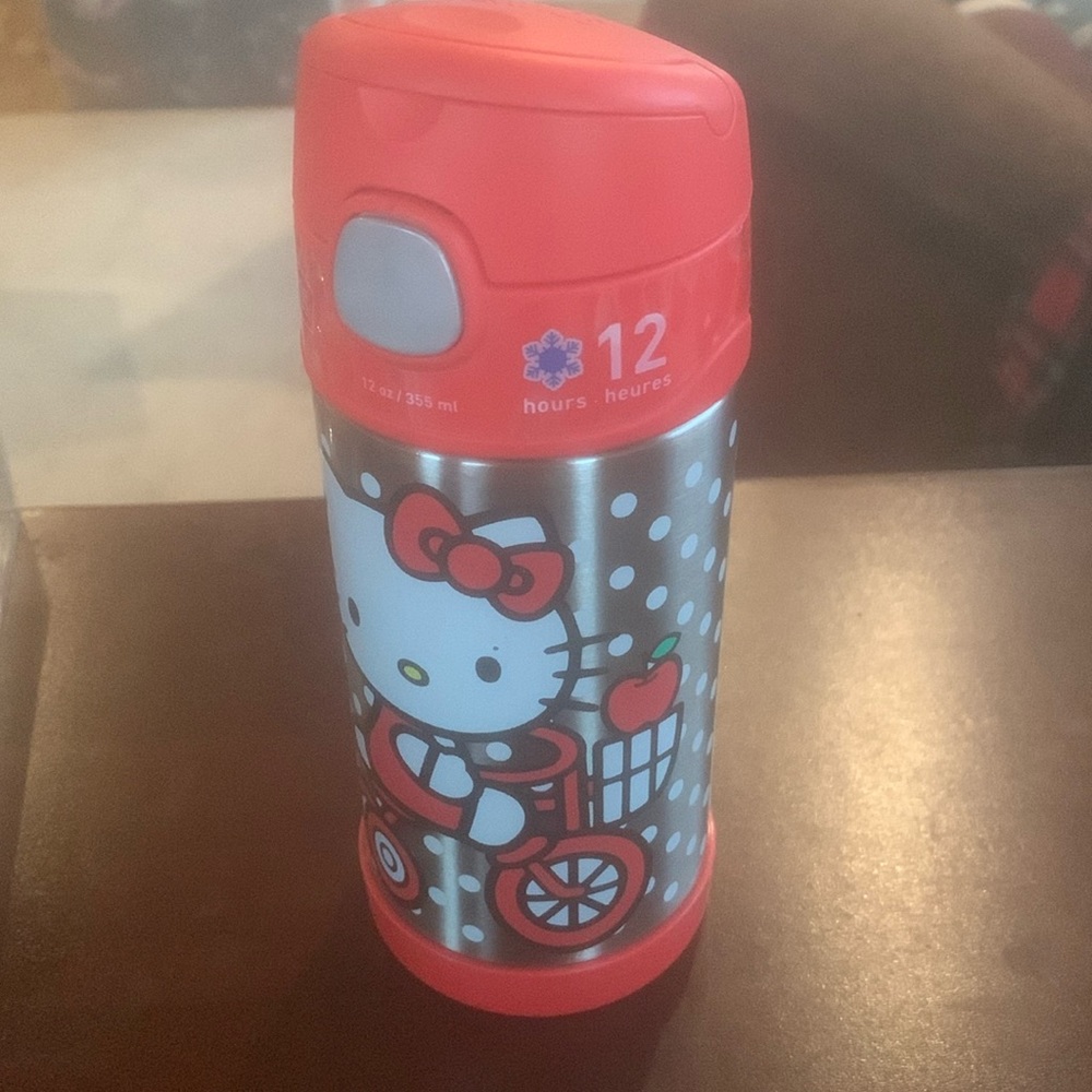 Hello kitty water bottle